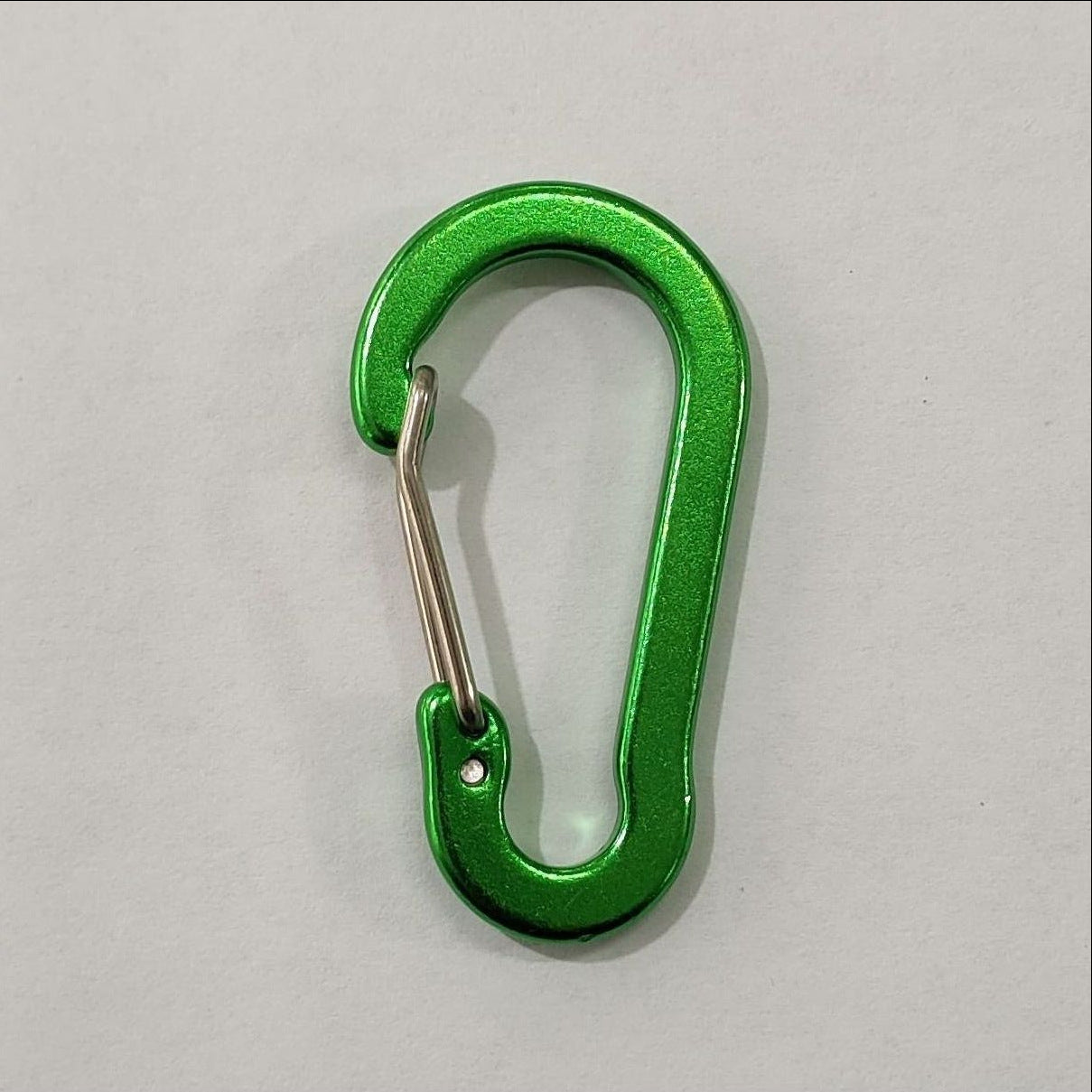 Adventure-Ready Alloy Carabiner Clips - Ultra-Light