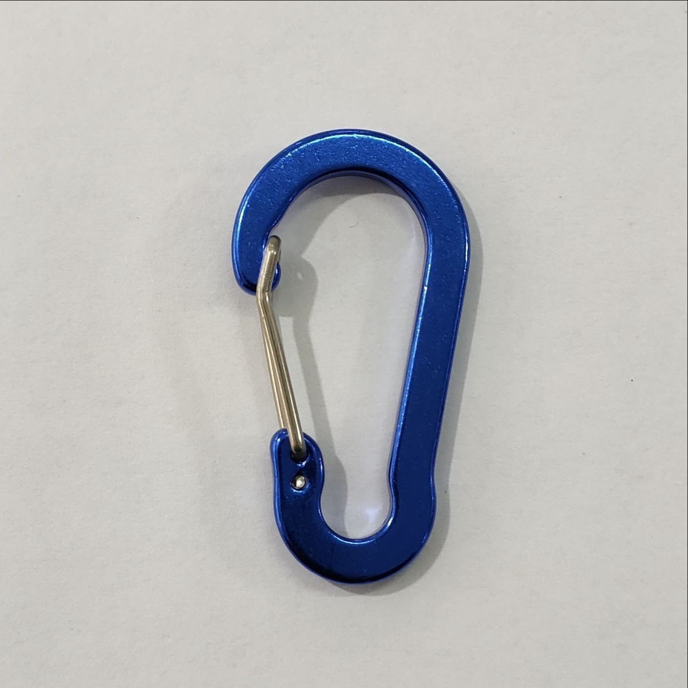 Adventure-Ready Alloy Carabiner Clips - Ultra-Light