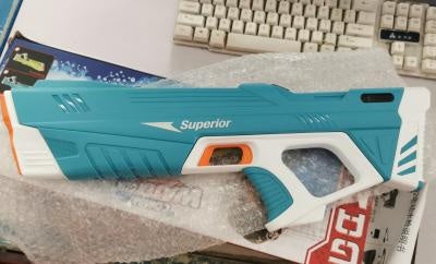 Epischer elektrischer Wasserblaster – kampfbereiter Spaß