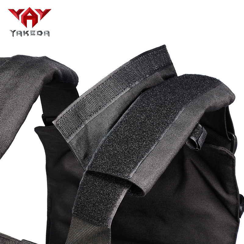 Unleash Adventure Vest: Durable & Dynamic