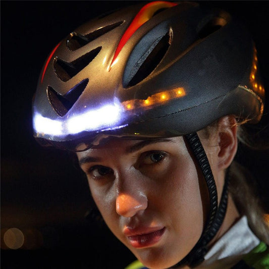 Smart Flash Helmet: Be Safe, Be Seen!