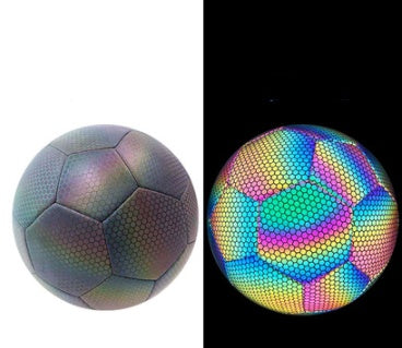 Leuchtender, reflektierender Fußball für nächtliches Spielen