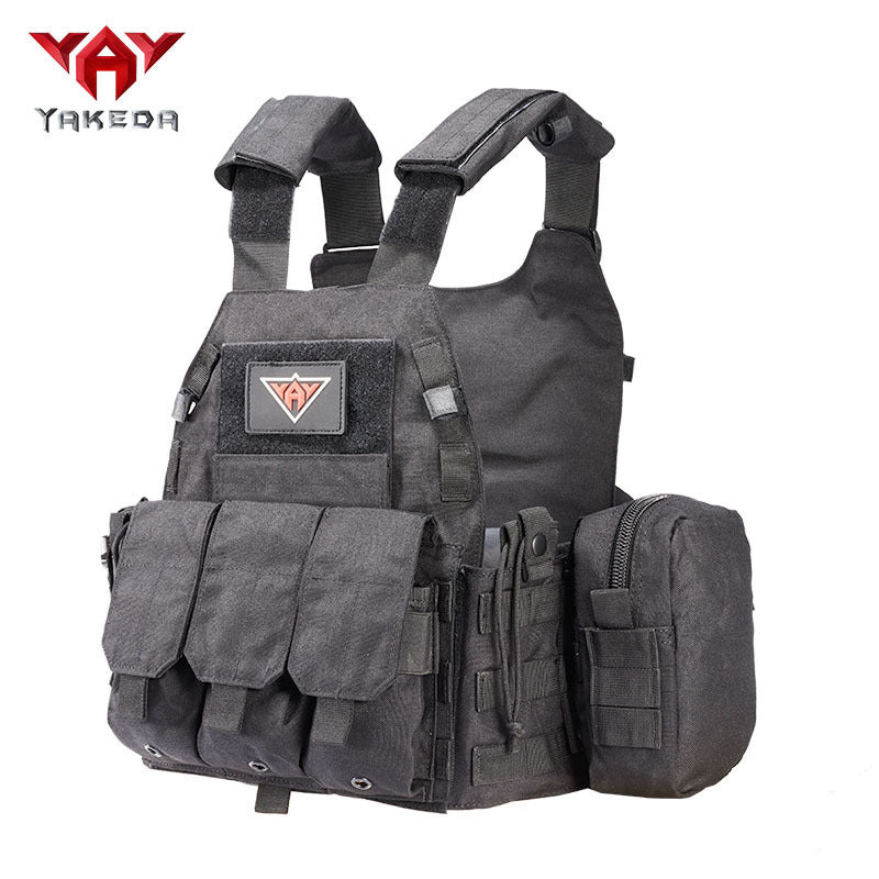 Unleash Adventure Vest: Durable & Dynamic