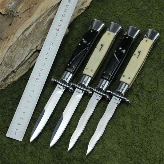 Abenteuerbereites Klappmesser aus Edelstahl
