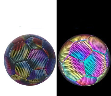 Leuchtender, reflektierender Fußball für nächtliches Spielen