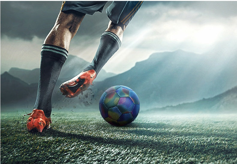 Leuchtender, reflektierender Fußball für nächtliches Spielen